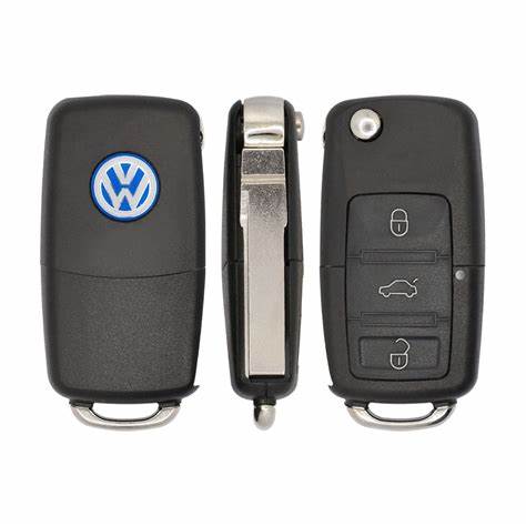 VW Golf 5 / Polo Vivo / Kombi 3 Button Flip Key Case - MK5