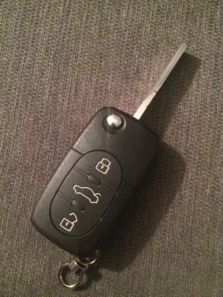 AUDI B5 B6 A4 A6 - 3 Button Remote Key Case Round Big Battery
